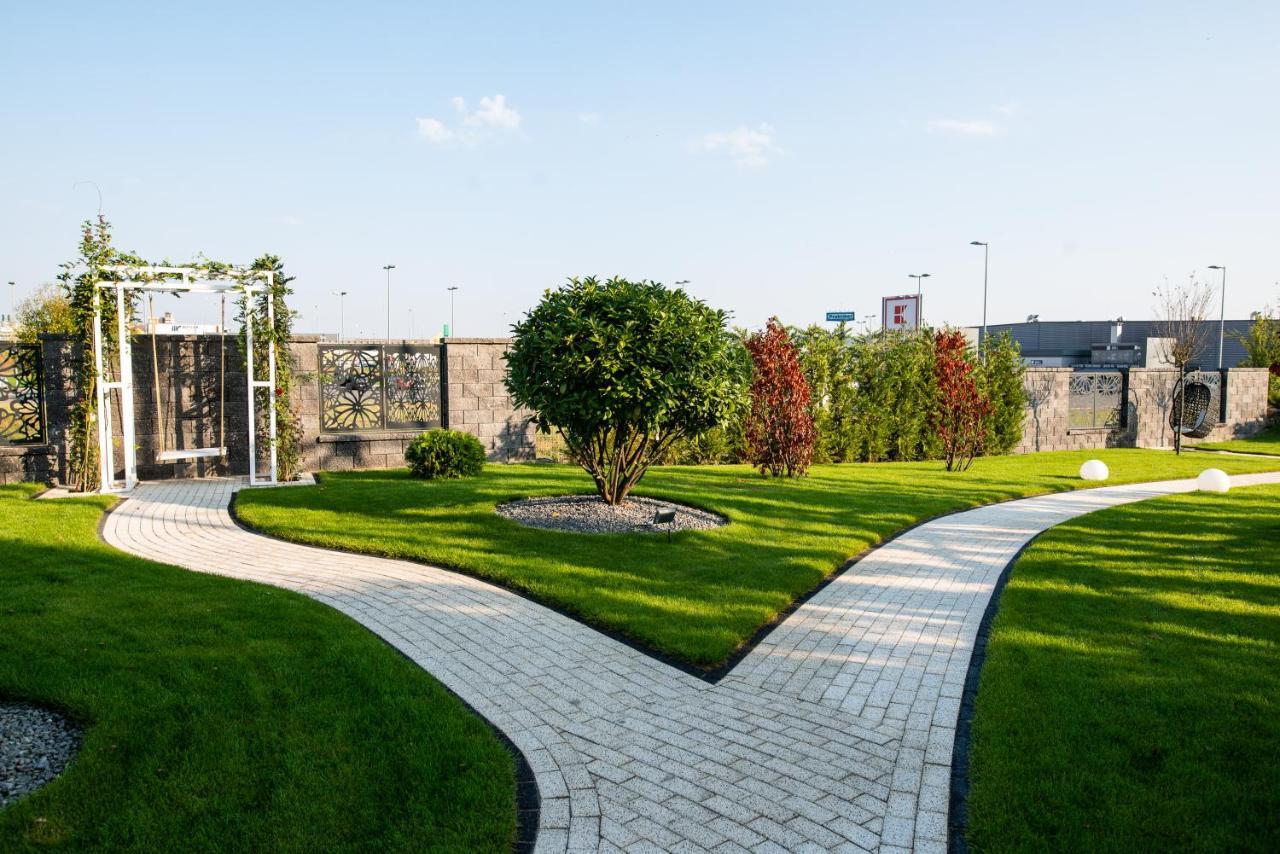 Sky Hotel Oradea Exterior photo